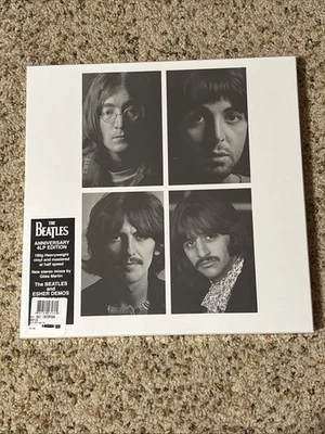 SEALED BEATLES 4 LP BOX SET WHITE ALBUM + ESHER DEMOS APPLE MINT 2018 HYPE Foto 1 de 2