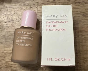 Mary Kay Day Radiance Liquid Foundation Toasted Beige 6351 - 1 OZ NOS - Picture 1 of 1