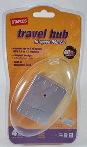  Nuevo concentrador de viaje de 4 puertos Staples compatible con USB 2.0 y 1.1 con adaptador de CA - Imagen 1 de 7