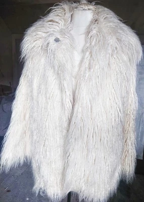 Abrigo de piel de oveja peluda mongol imitación diseño ASOS blanco crema de gran tamaño Reino Unido 8 Foto 1 de 4