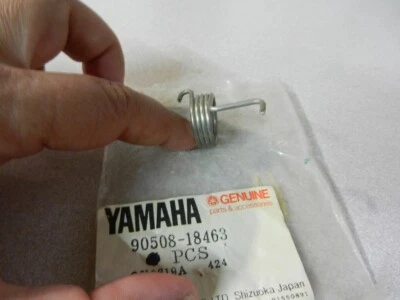 Nuevo de Lote Antiguo Yamaha Spring Torsion 1981-1983 YZ60 1981-1992 YZ80 90508-18463 Foto 1 de 2
