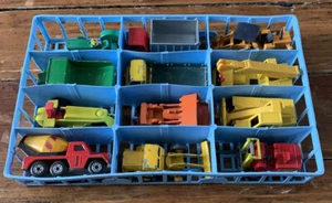 Vtg Matchbox 12 Construction Vehicles with its Tray 1:64 - Picture 1 of 8