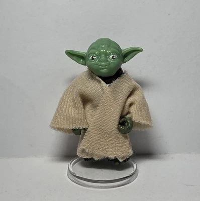 Star Wars ESB Applehead Yoda Vintage Figure and Robe 1980 - Image 1 of 4