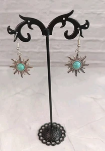 Silver Tone Dangle Faux Turquoise Boho Style Earrings Sun Shaped 0.9" BNWOT - Picture 1 of 2