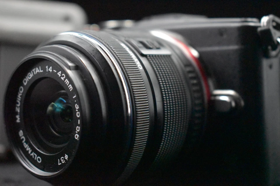 [Deber pagado en EE. UU.] Olympus Pen Lite E-PL6 16,0 MP cuerpo blanco con lente 8467 Foto 1 de 4