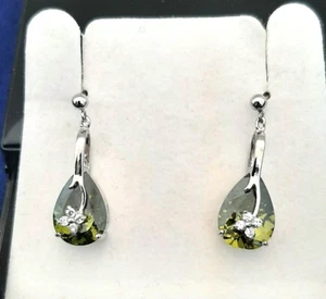 Orecchini Argento 925 l pendenti goccia Verde e Zirconi con farfallina e astina - Foto 1 di 3