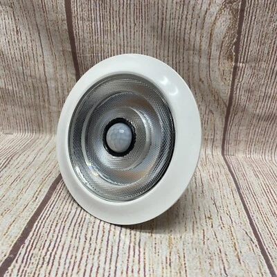 Sengled Smartsense Motion Sensor & Light Sensor Bulb Outdoor Waterproof Led Floo - Image 1 of 4