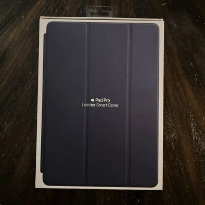 Funda inteligente de cuero Apple para iPad Pro de 10,5 pulgadas - azul marino Foto 1 de 4