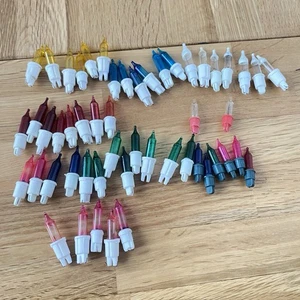 X52 Vintage Push In Christmas Bulbs Mixed Colours Including 7 Fuse Bulbs - Picture 1 of 11