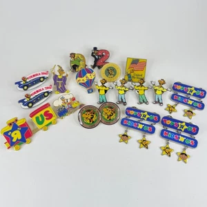 Lot of (20) Vintage Toys R Us Pinbacks Employee Flair Enameled Lapel Pins - Picture 1 of 10