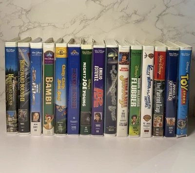 Lot of 15 Disney Warner Bros Universal Studios VHS Live Action Movies - Image 1 of 4