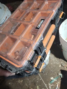  Lot Of 1/2" And 3/4" fittings includes 2 ridgid cases - Picture 1 of 3