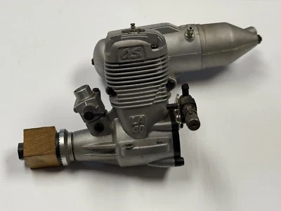 Excellent O.S. OS .40 40 LA Two Stroke Nitro RC Remote Control Airplane Engine - Image 1 of 2