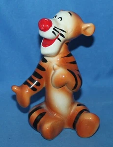 Estatuilla de cerámica de colección Winnie The Pooh Tigger 4" Walt Disney Productions Japón - Imagen 1 de 5