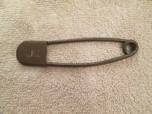 Vtg Hardware Large Brass Key Tag Safety Pin Style Patent 1991827 Auto Truck Lock - Picture 1 of 4