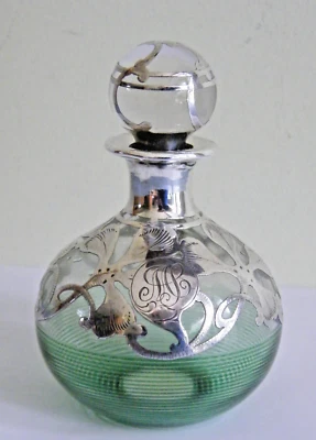 Botella de perfume antigua de vidrio transparente con rayas verdes superposición plateada ~ monograma Foto 1 de 4
