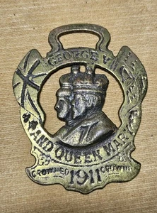 Vintage 1911 King George V Queen Mary Coronation Horse Brass Medallion - Picture 1 of 5