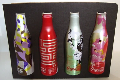 Художники Coca-Cola разработали алюминиевые бутылки WE8 Пекин Олимпийских игр плакат CD 2008 - Изображение 1 из 4