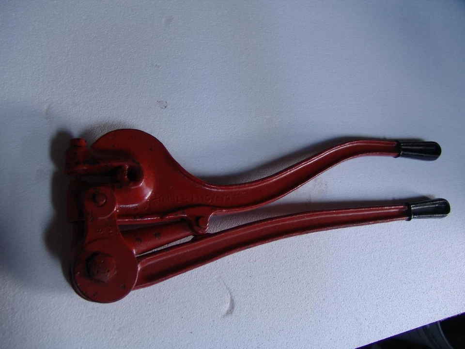 Punzón de mano giratorio Roper Whitney No. 7 1/2 - 1 Foto 1 de 1