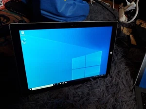 Microsoft Surface Pro 6 i7 256gb/8gb Bundle - Picture 1 of 2