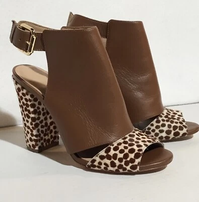 Tacones Anthropologie de cuero con manchas de pelo de becerro para mujer 6 marrón hebilla trasera Foto 1 de 4