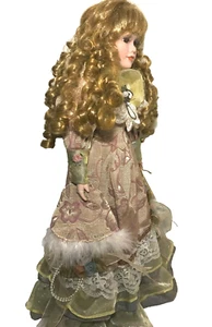 Vintage DUCK HOUSE Heirloom Dolls 18" Victorian Porcelain Blonde Curls Broach - Picture 1 of 10