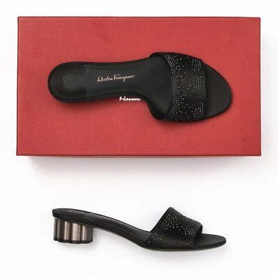 Sandalias Salvatore Ferragamo Gorizias negras satinadas talla 6 B Foto 1 de 4