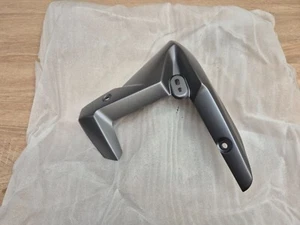 Copricerchio lato sinistro TRIUMPH STREET TRIPLE R 2008-2018 T2309065-LS / T2309061 - Foto 1 di 18