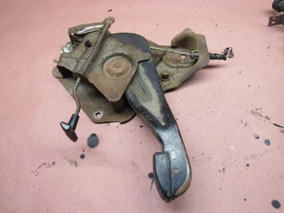 Conjunto de pedal de freno de estacionamiento/emergencia 92-97 OEM - Bronco F150, F250, F350 Foto 1 de 2