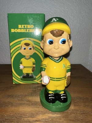 Bobblehead 2023 Oakland A's Retro Athletics NOVO SGA World Series Swingin 72'-74 - Imagem 1 de 2