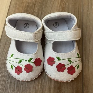 Infants Size 3 Floral Moccasins *New Without Tags* - Picture 1 of 12