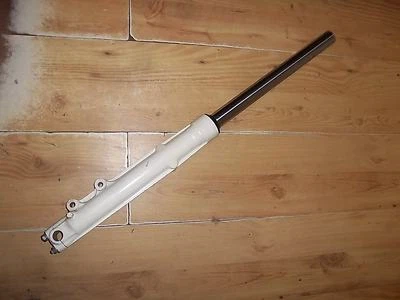 HONDA CB650 ORIGINAL RIGHT FRONT END FORK STANCHION ASSEMBLY 51400-426-832 NOS - Image 1 of 4
