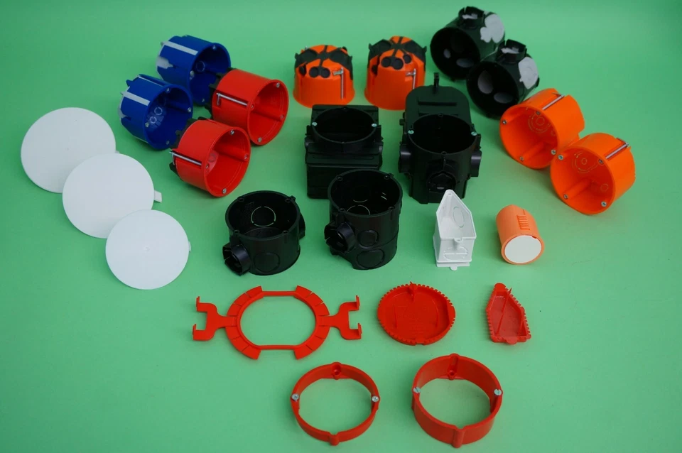 KAISER - Dosen Hohlwand UP Abzweig Winddicht Signaldeckel Putzdeckel etc. -Ausw. - Bild 1 von 1