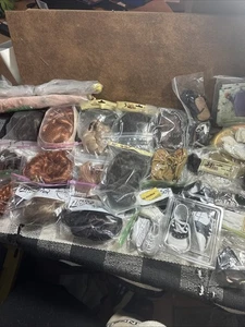 GRAN LOTE de zapatos, pelucas y accesorios vintage para muñecas - en su mayoría nuevos Tallina's - Imagen 1 de 10