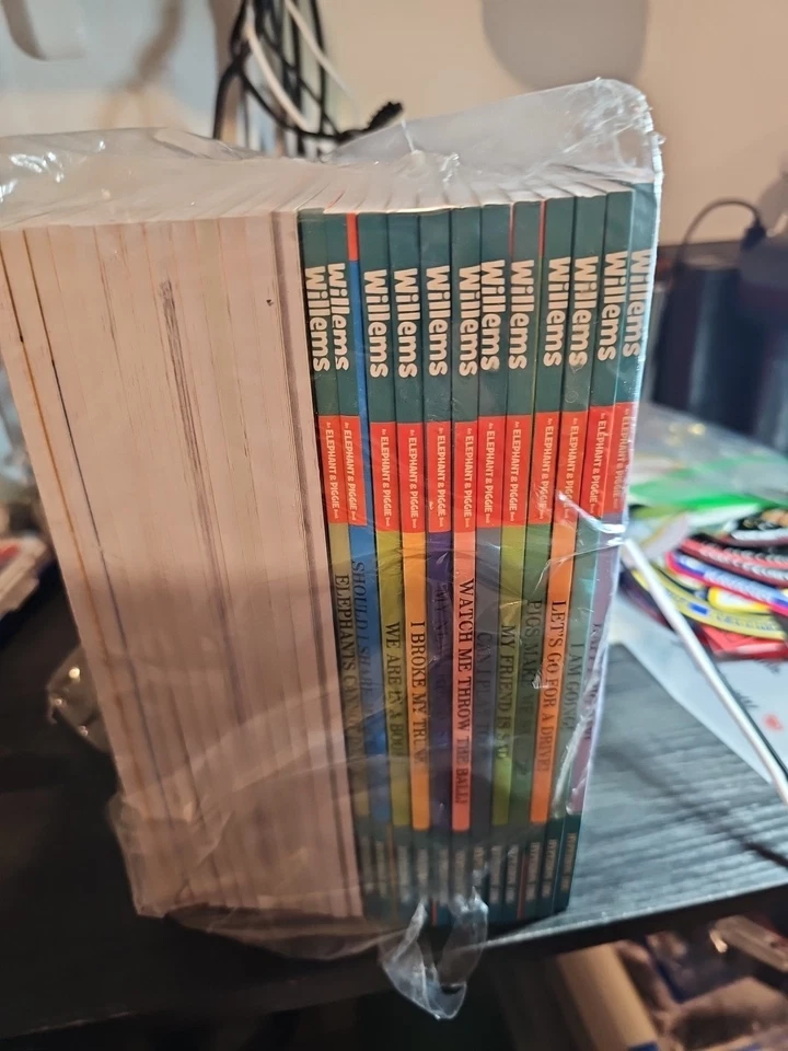 Elephant and Piggie Series by Mo Willems Set of 25 Books - NEW - Image 1 of 4