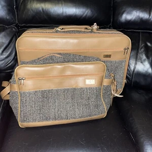Vintage SkyWay Suitcase Tweed As Well As Travel Carry-On Luggage Brown - Picture 1 of 11