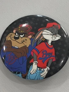 Spilla Gansta vintage 1993 Warner Bros. Hip Hop Taz & Bugs Bunny Gansta Pinback - Foto 1 di 6