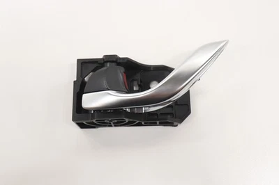 Внутренняя дверная ручка 2016 2017 2018 2019 2020 2021 2022 2023 MAZDA CX9 - Изображение 1 из 4