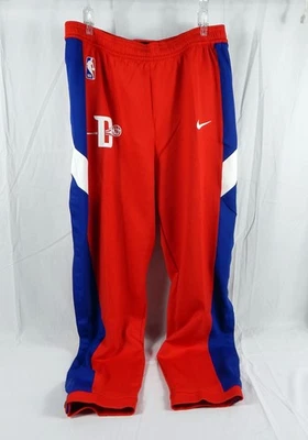 Pantalones de calentamiento rojos emitidos por el juego Detroit Pistons 2019-20 Nike CD5481-657 XLT 37S Foto 1 de 4