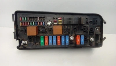 Modulo scatola fusibili OPEL VECTRA C GTS 13170900CS 2.2 Diesel 2003 28631764 - Immagine 1 di 4