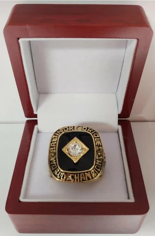 1966 Baltimore Orioles FRANK ROBINSON World Series Championship Ring & Box Cover