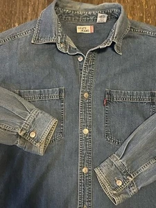 Vintage LEVI’S Shirt Mens Medium Front Pockets Denim Jean Shacket 90s Red Tab - Picture 1 of 8