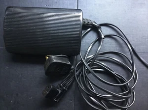 Singer G105 (M.C.P.K) Maschine Fußsteuerung Pedal Geschwindigkeitsregler D Form Stecker - Bild 1 von 9