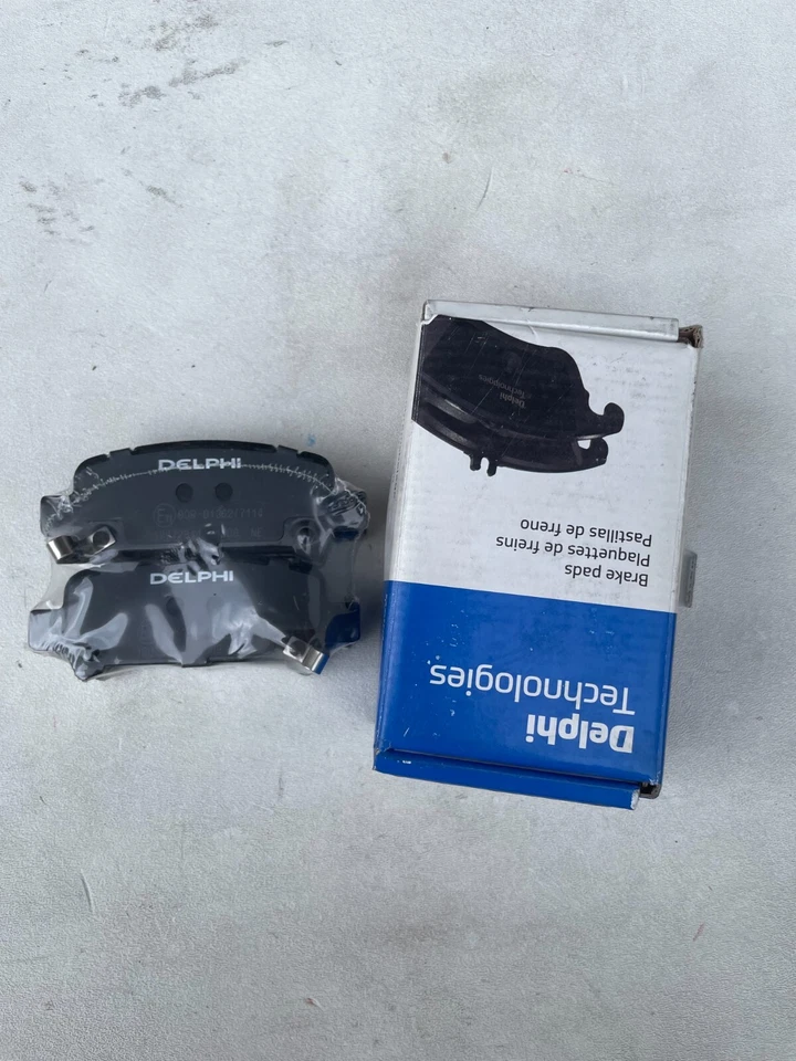 Pastillas de freno traseras Delphi OEM para Subaru Outback Legacy Impreza Forester Baja Foto 1 de 1