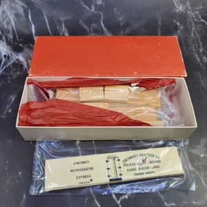 Red Ball HO Golden Era Screened Side ATSF Short Run Unassembled Kit (2 car set) - Picture 1 of 4