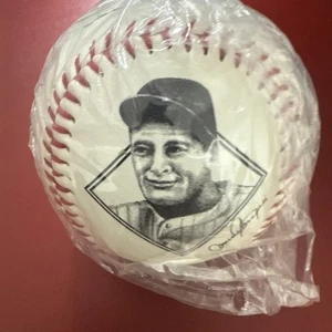Baseball da collezione firmato souvenir Lou Gehrig facsimile NO BOX, custodia o certificato - Foto 1 di 4