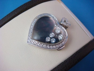 КУЛОН-ШКАФ ИЗ БЕЛОГО ЗОЛОТА 14 КАРАТ В ФОРМЕ СЕРДЦА СЧАСТЛИВЫЕ БРИЛЛИАНТЫ 8,8 ГРАММА - Изображение 1 из 4