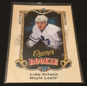 Luke Schenn 2008-2009 Champ's Rookie Card #185 Upper Deck - NUOVO DI ZECCA!! - Foto 1 di 2