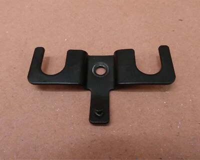 2002-2006 Harley Davidson V-rod Vrod Oil Line Retainer Plate - Изображение 1 из 4