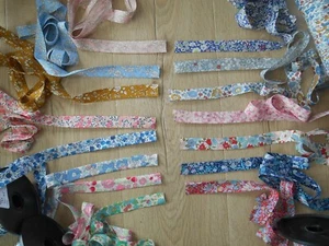 BIAS BINDING - LIBERTY TANA LAWN - 20MM 19 DESIGNS BETSY STRAWBERRY THIEF CAPEL - Picture 1 of 57